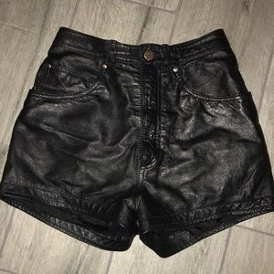 Genuine high rise leather shorts